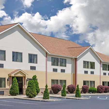 Отель Baymont By Wyndham Boston Heights/Hudson Экстерьер фото